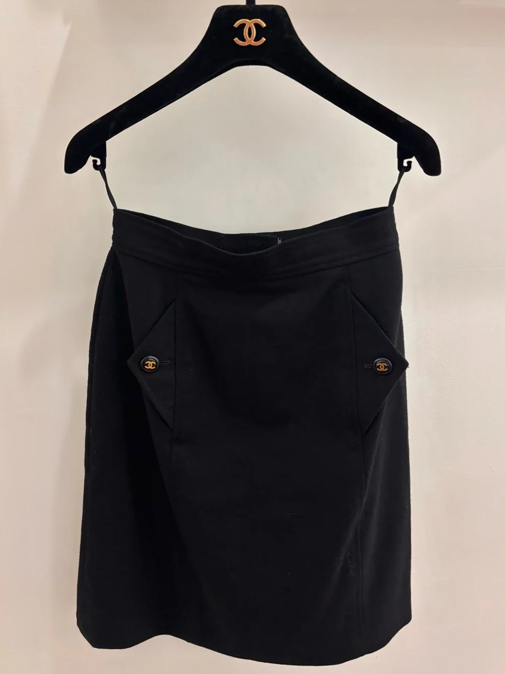 Authentic CHANEL VINTAGE 1994 black wool skirt size 38